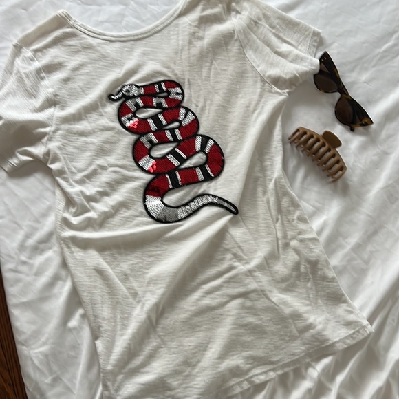 Selling for patch. Sequin snake tee size s - Picture 2 of 5